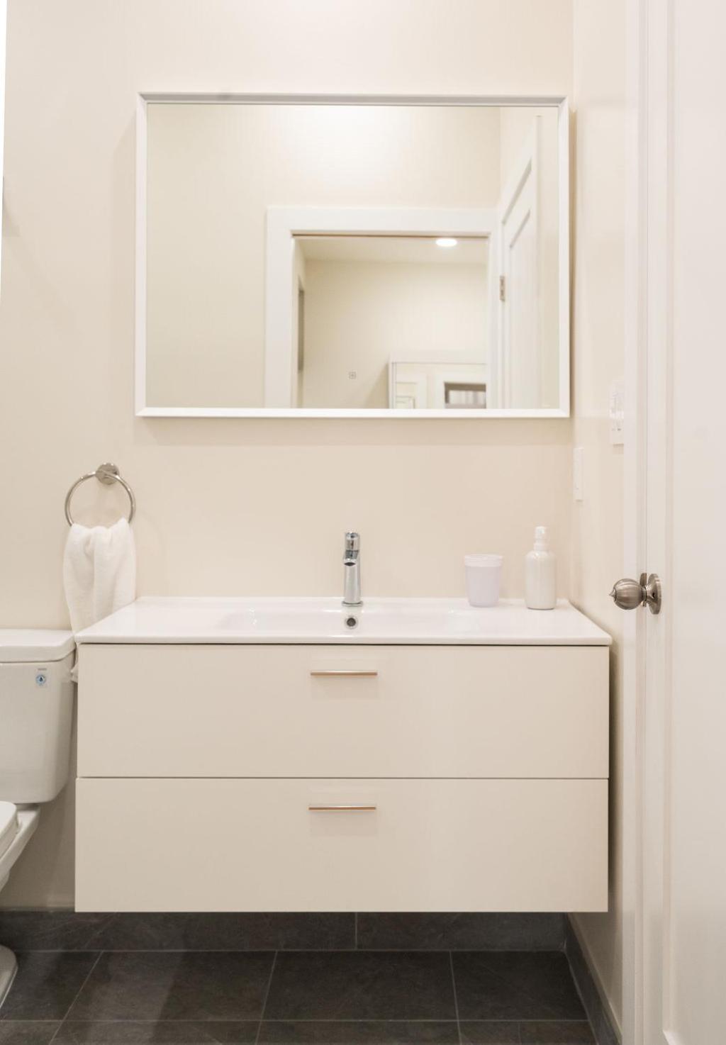 2bd 2ba In Townhouse * Washington