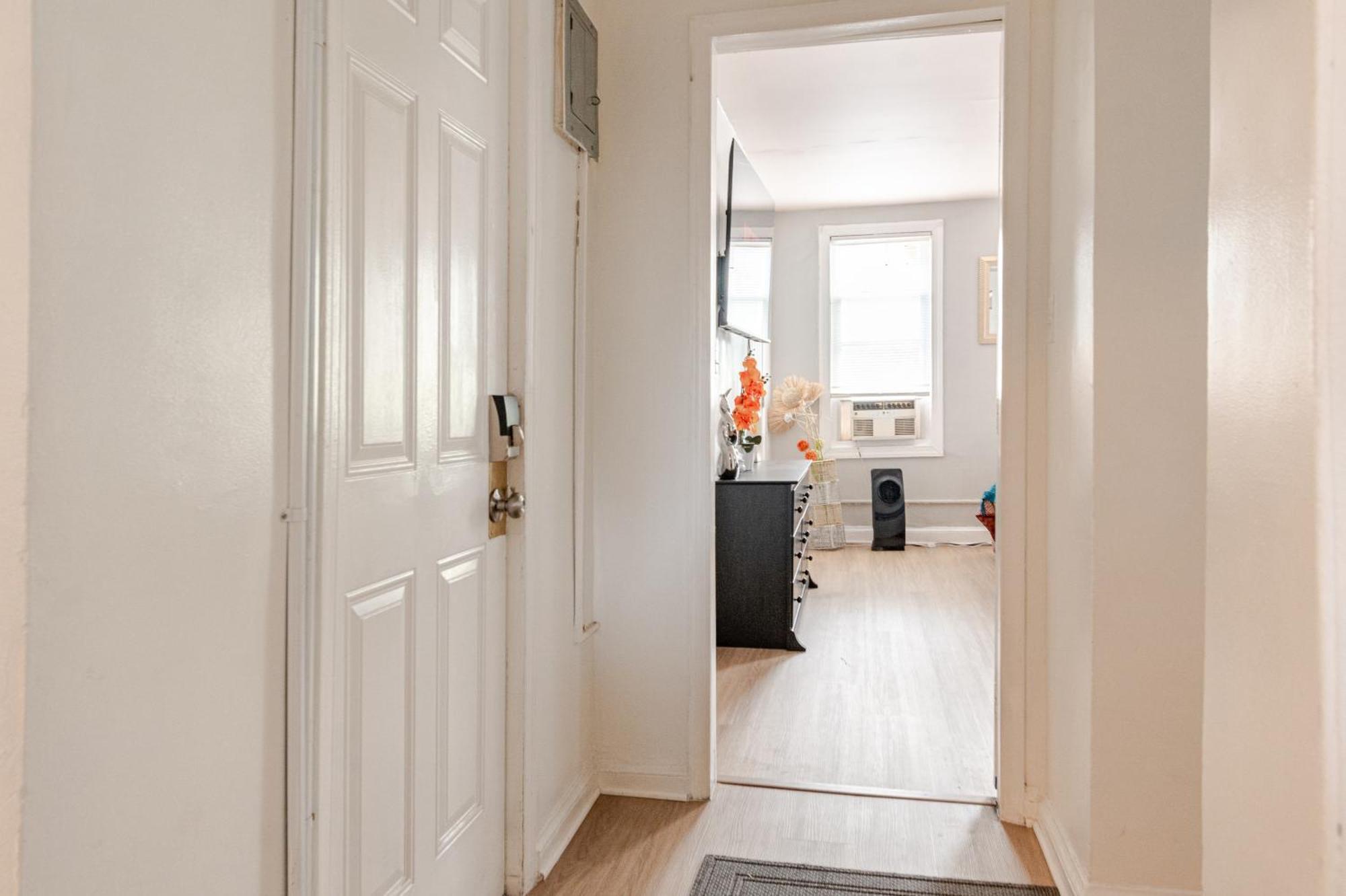 Apartment Bright & Cozy 2 Bedroom, 1 Bath, 2 Miles From White House