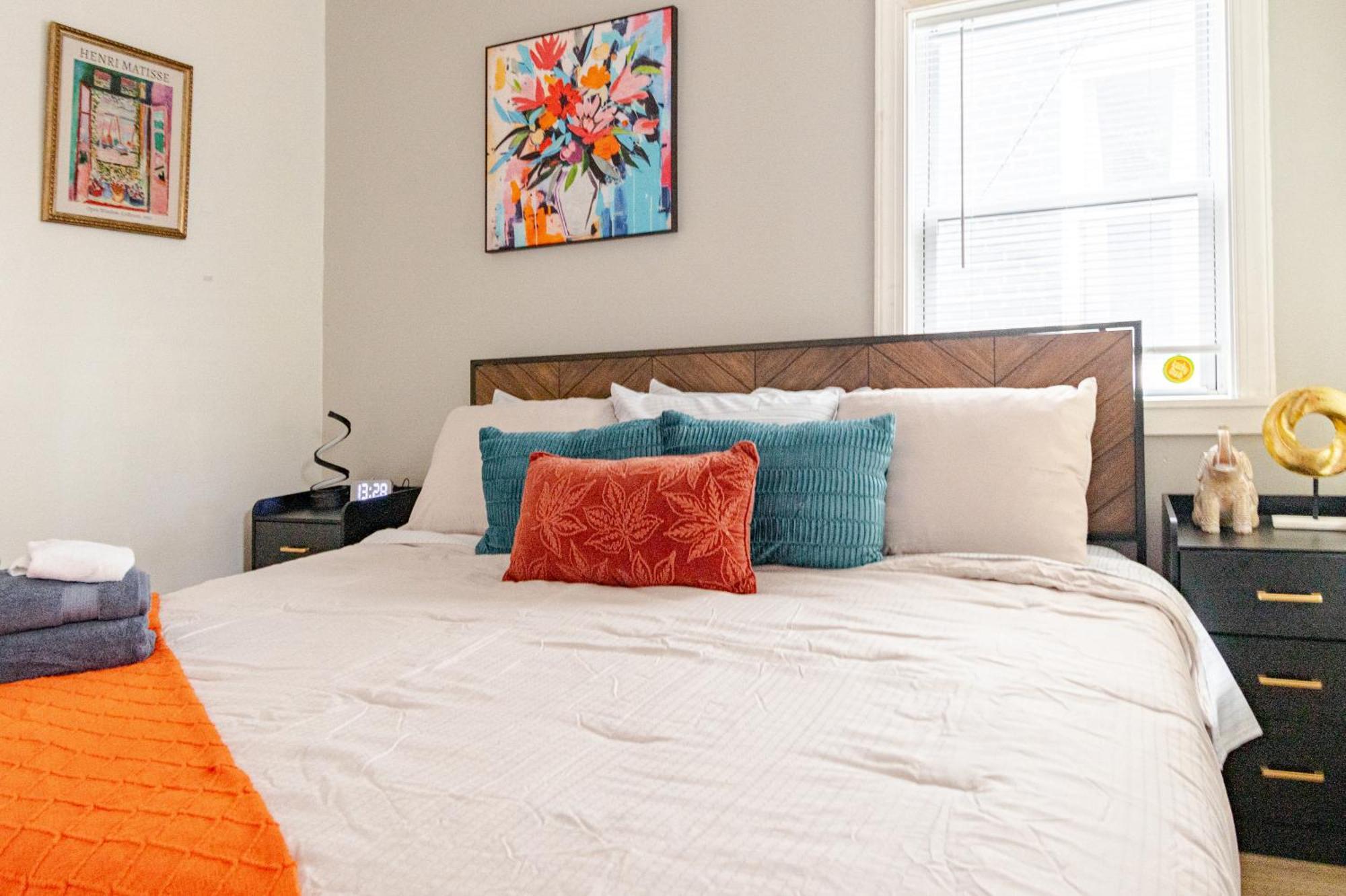 Bright & Cozy 2 Bedroom, 1 Bath, 2 Miles From White House * Washington