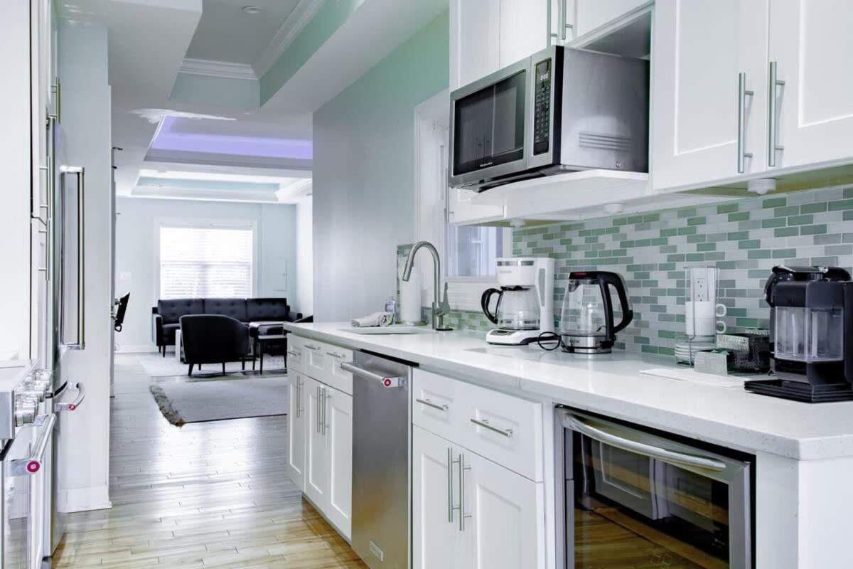 Modern Near Capitol Hill - Walk To Metro Subway Holiday home