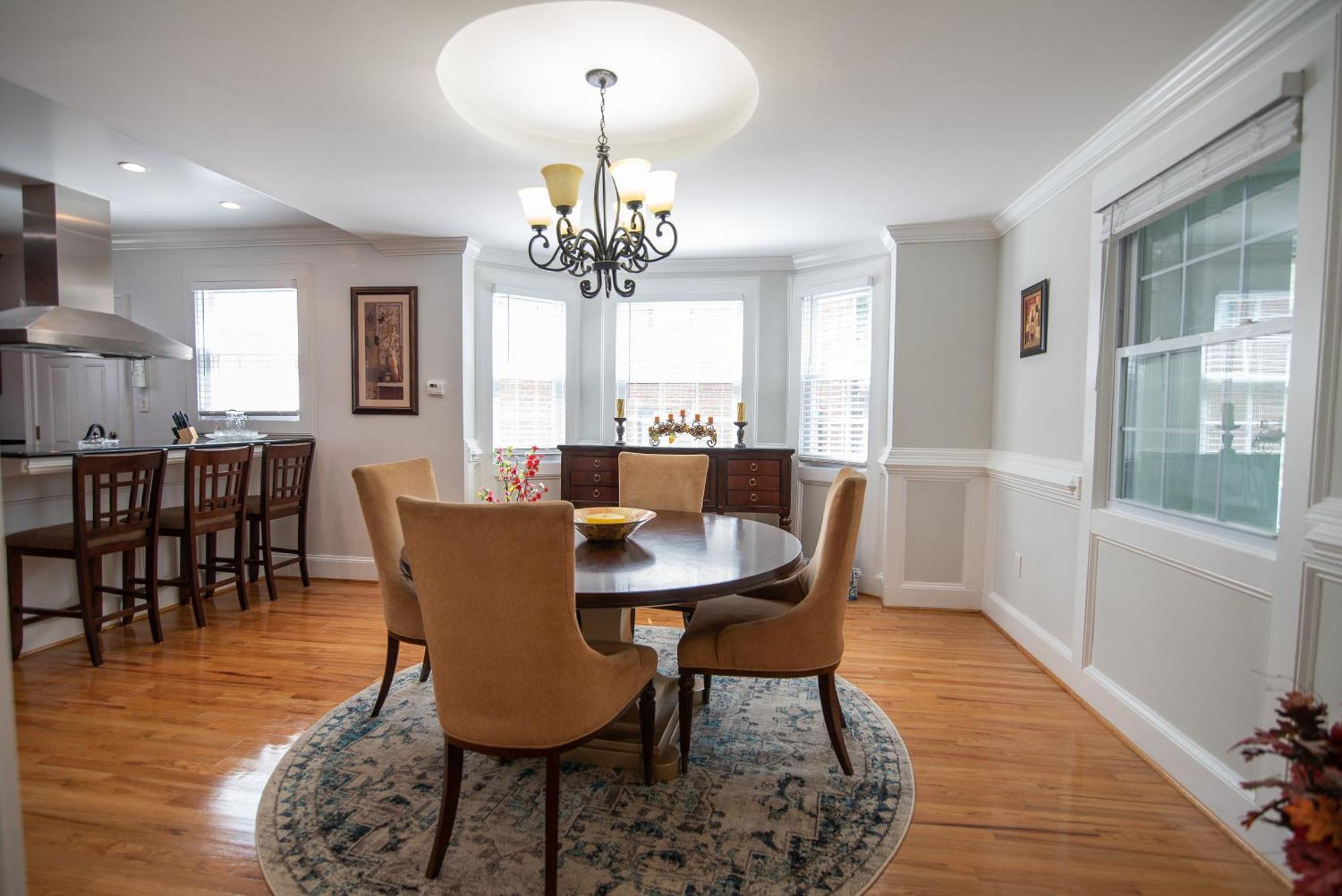 Luxurious Charming In Nw-dc *