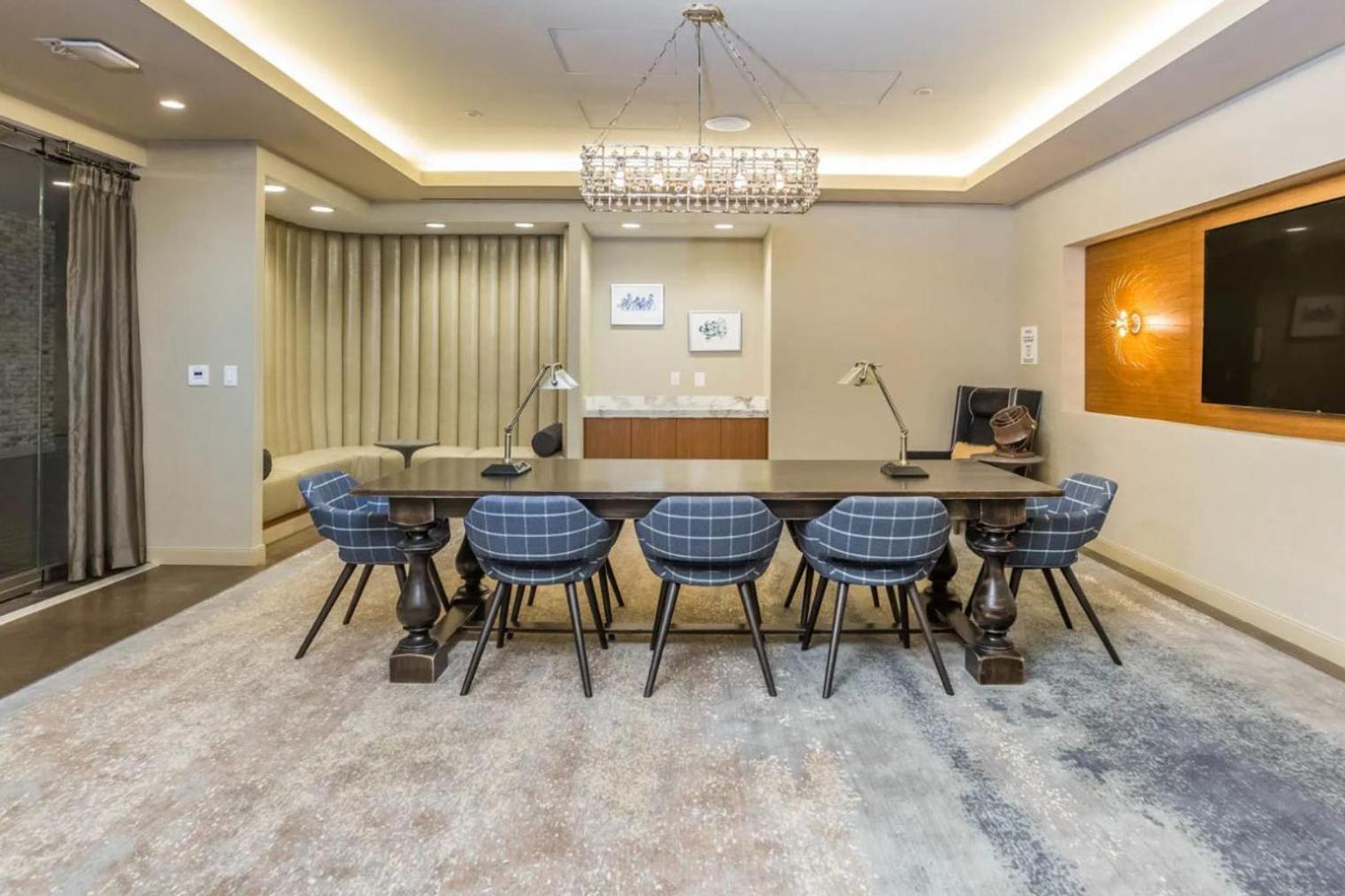 Apartment Mount Vernon W Roof Pool Nr Nightlife Wdc-730 Washington