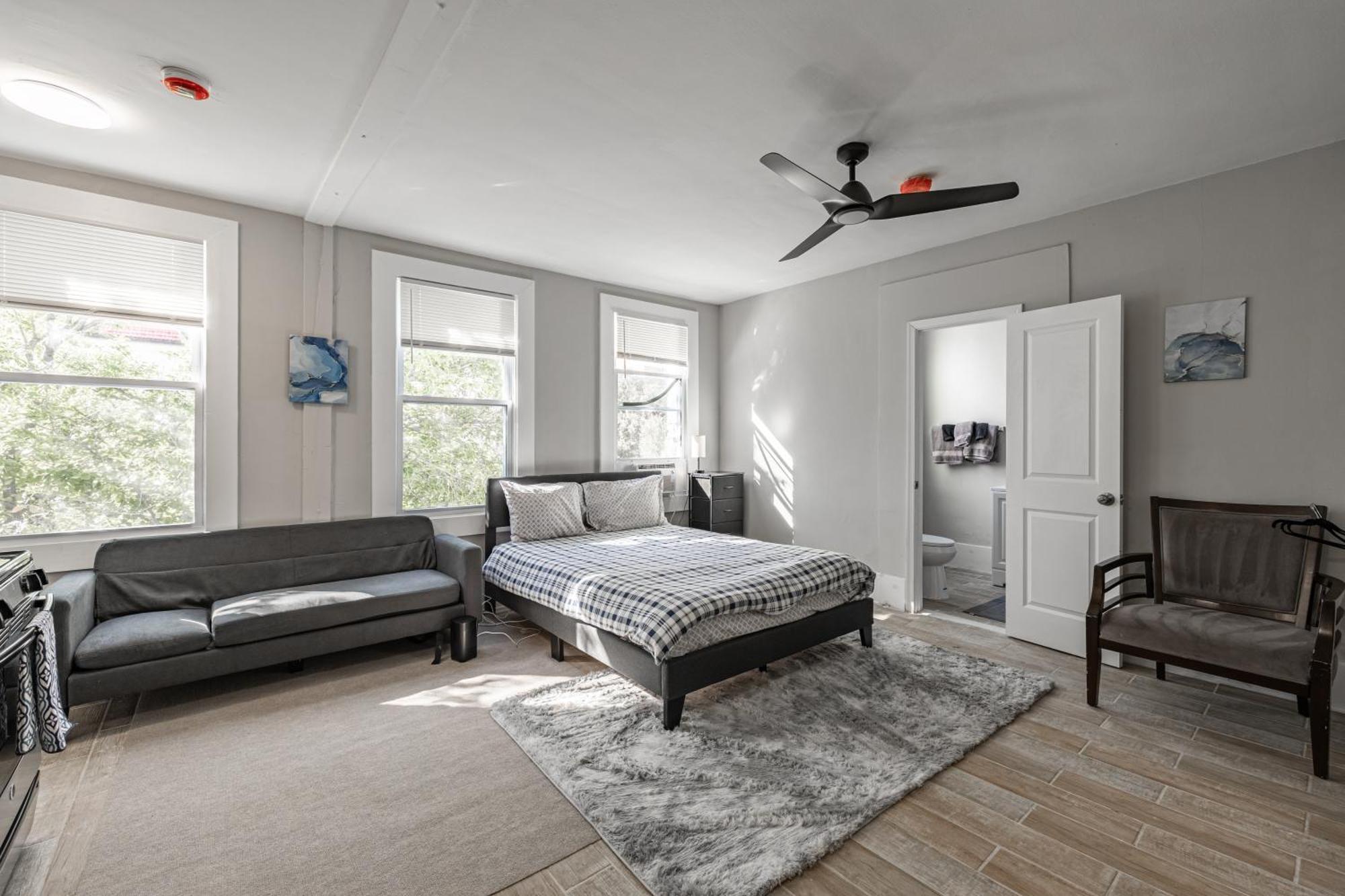 Studio In Dupont, Dc