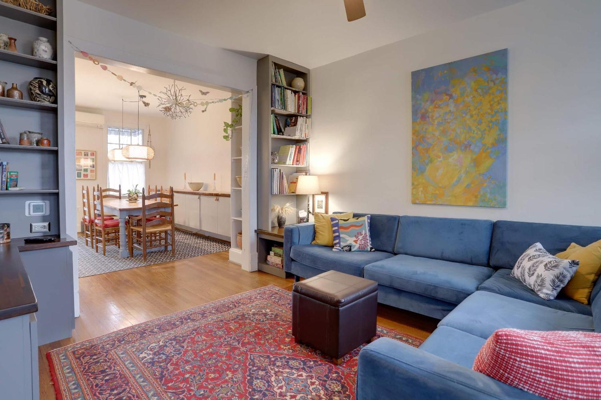 Sojourn Eclectic Capitol Hill Sleeps 4 Apartment