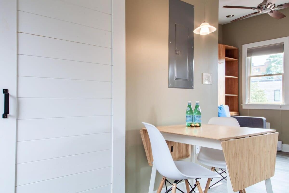 Apartment Eastern Market Carriage House Efficiency Privacy