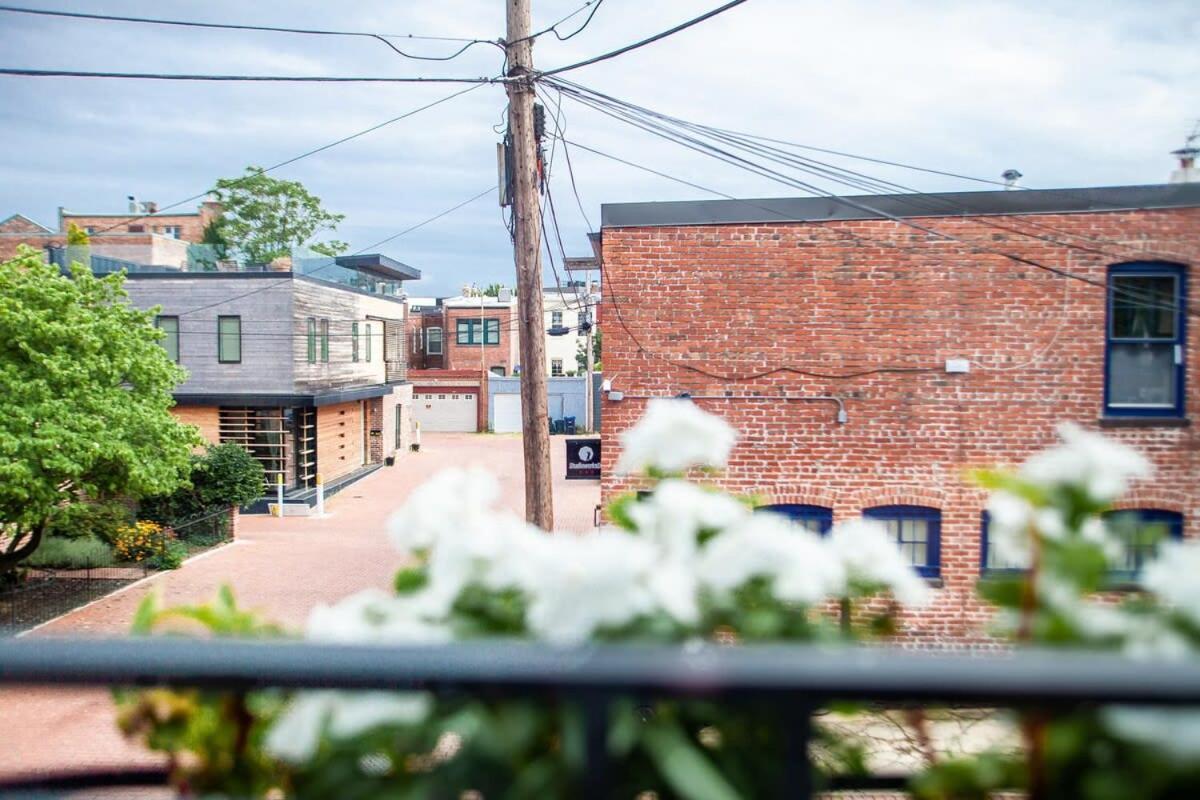 Eastern Market Carriage House Efficiency Privacy Apartment Washington