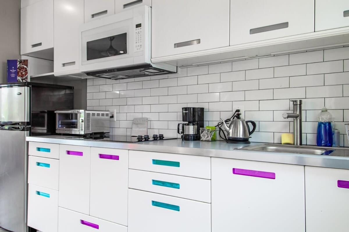 Eastern Market Carriage House Efficiency Privacy Apartment *