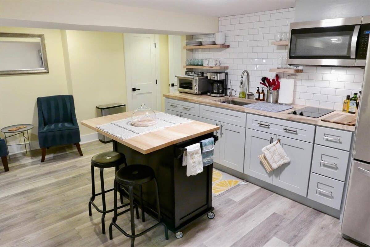 Apartment Cozy Industrial Bijou With Parking Washington