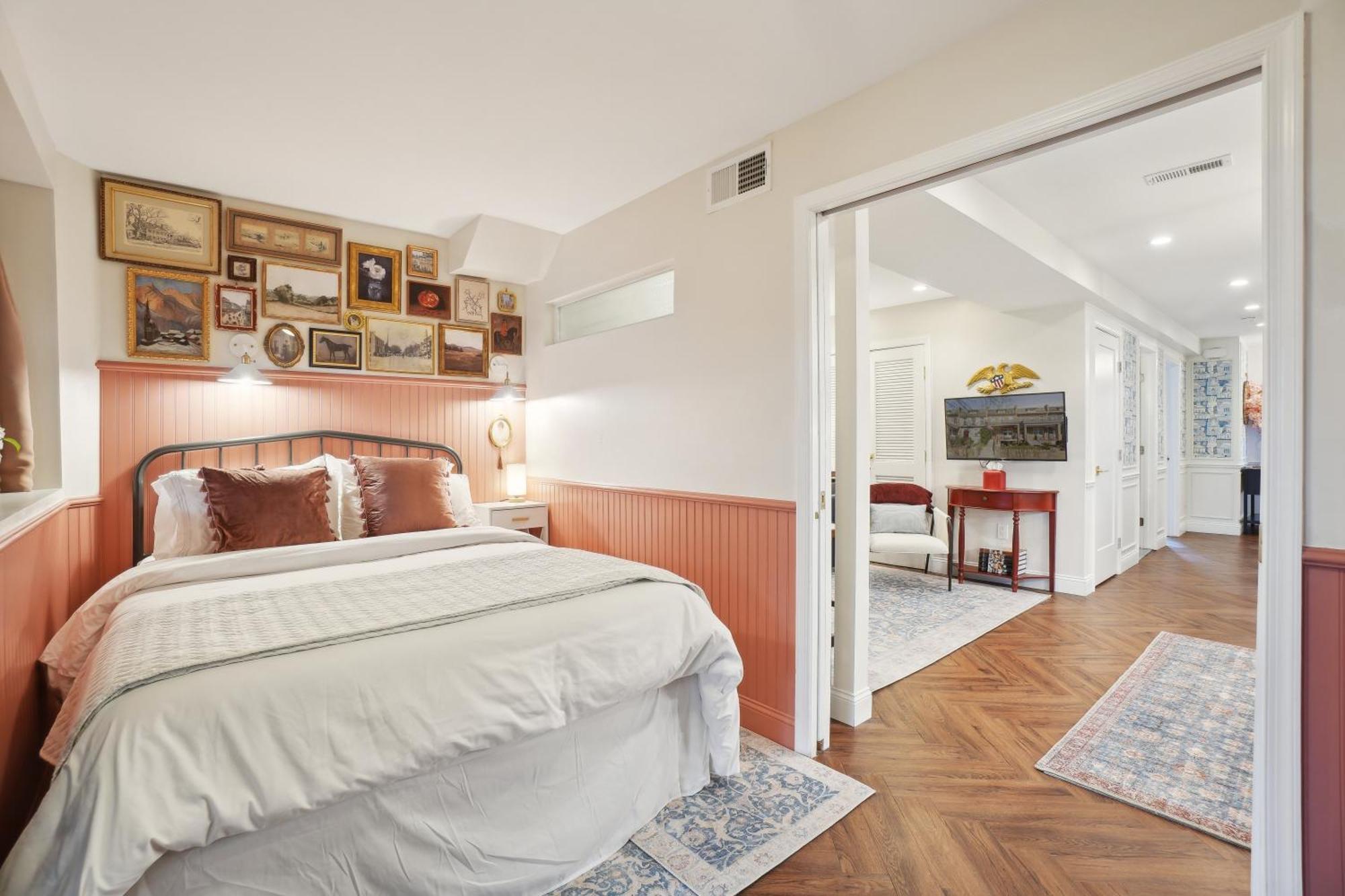 Family-friendly Capitol Hill With Free Parking & Close Metro Access Bed & Breakfast Washington