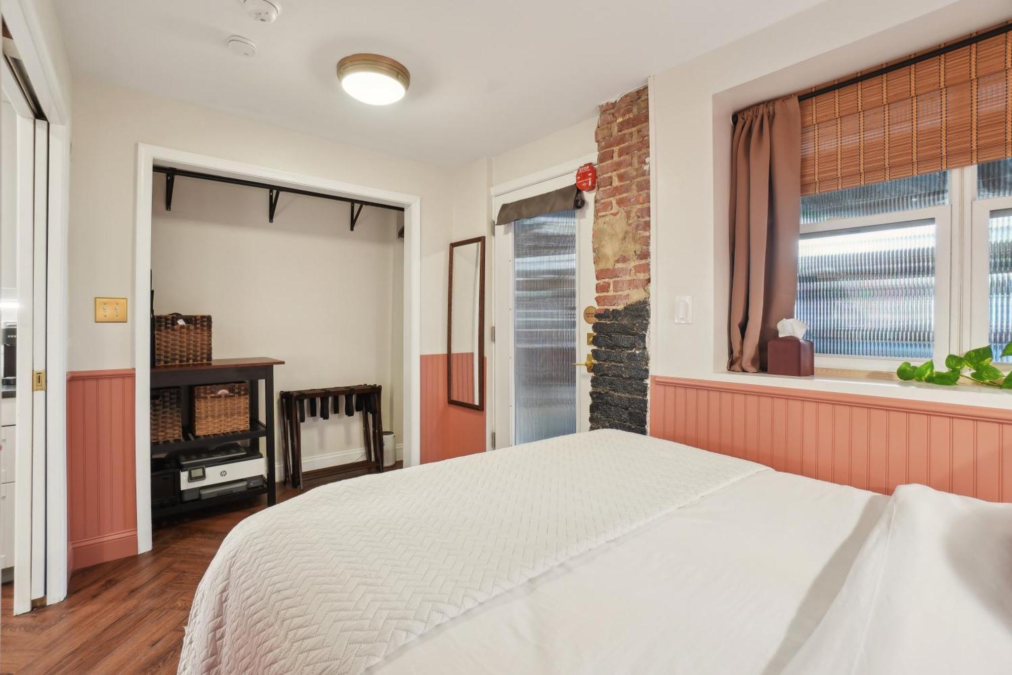Family-friendly Capitol Hill With Free Parking & Close Metro Access * Washington