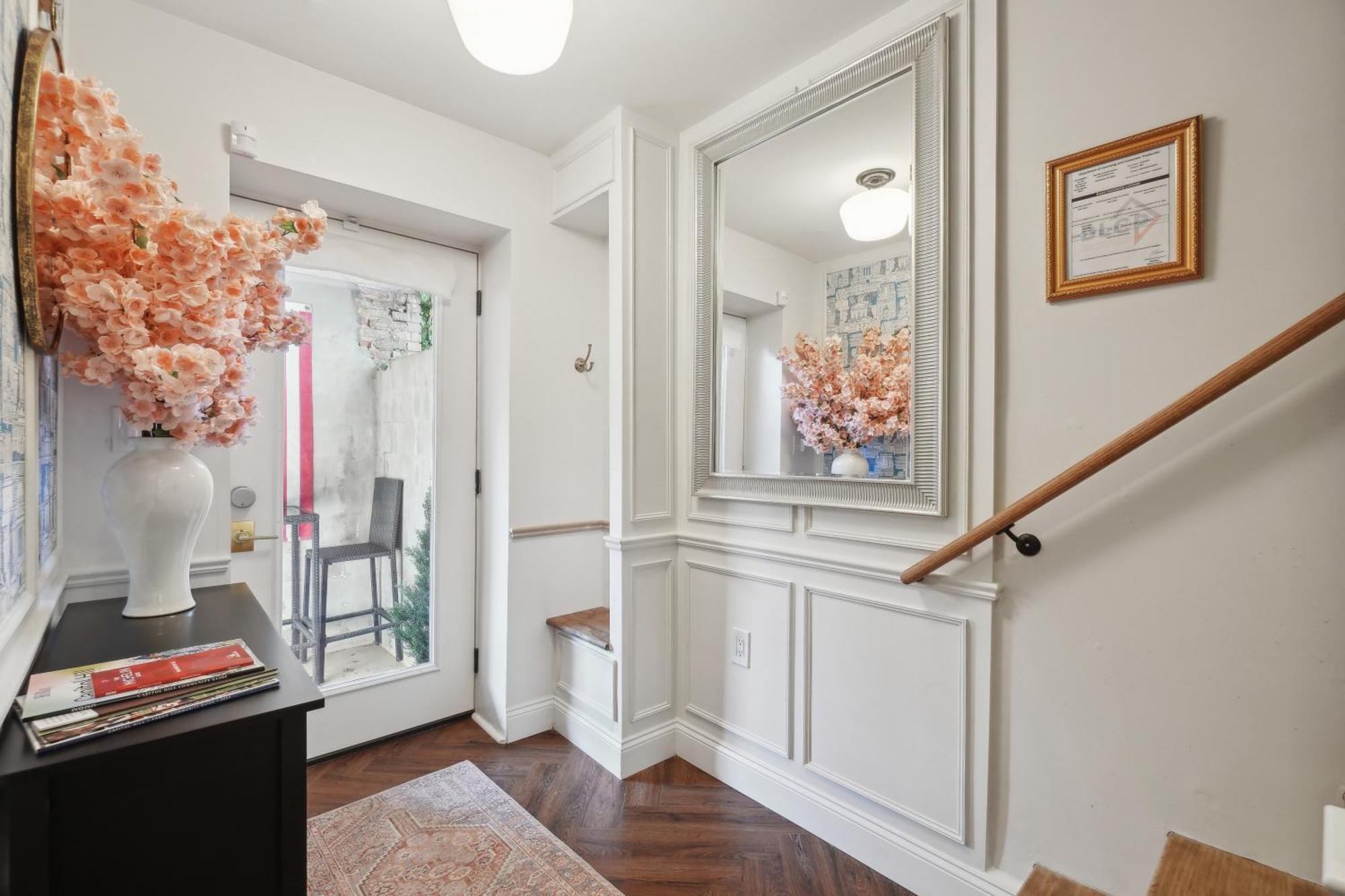 Family-friendly Capitol Hill With Free Parking & Close Metro Access Bed & Breakfast *
