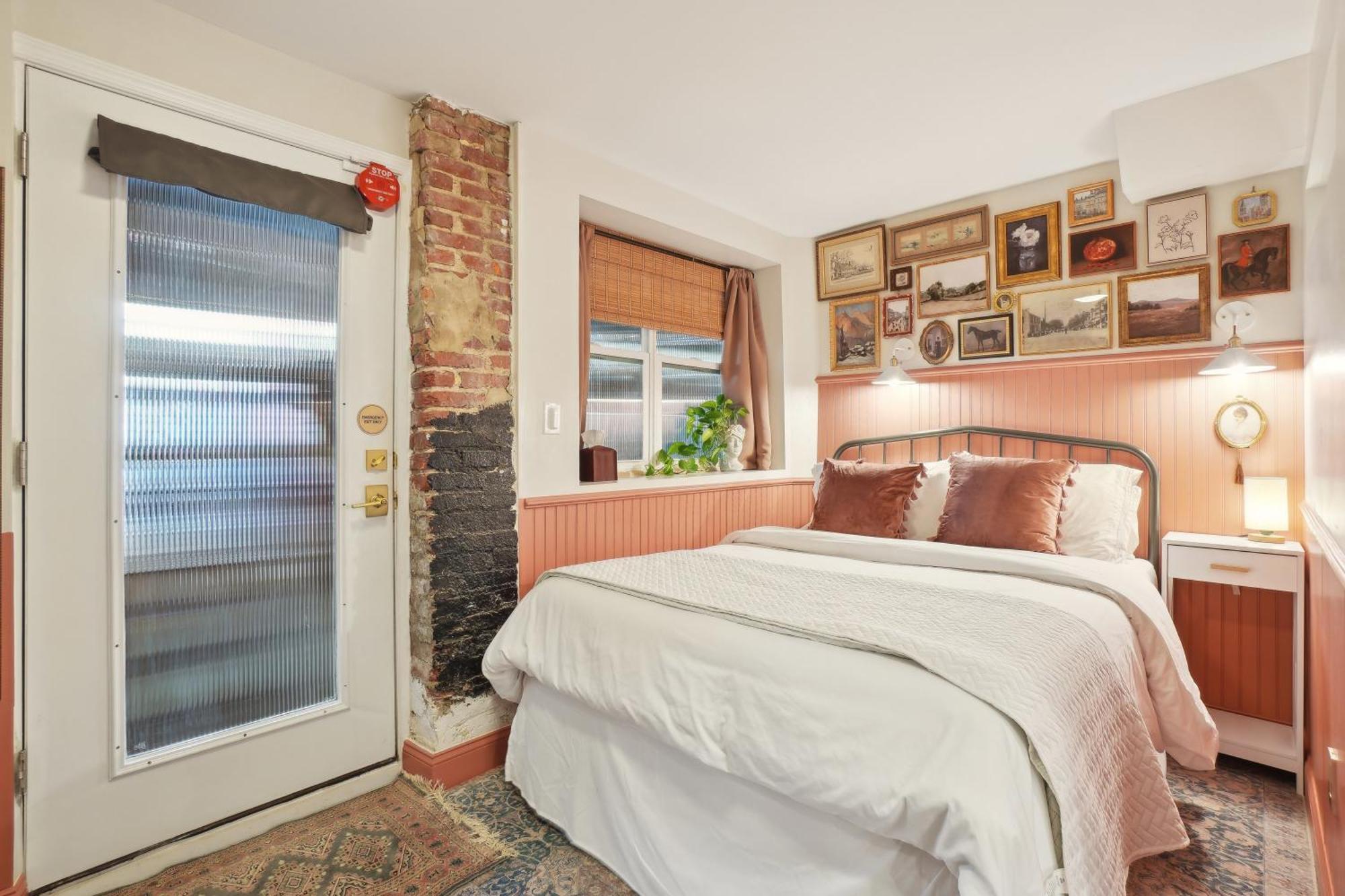 Family-friendly Capitol Hill With Free Parking & Close Metro Access Bed & Breakfast Washington
