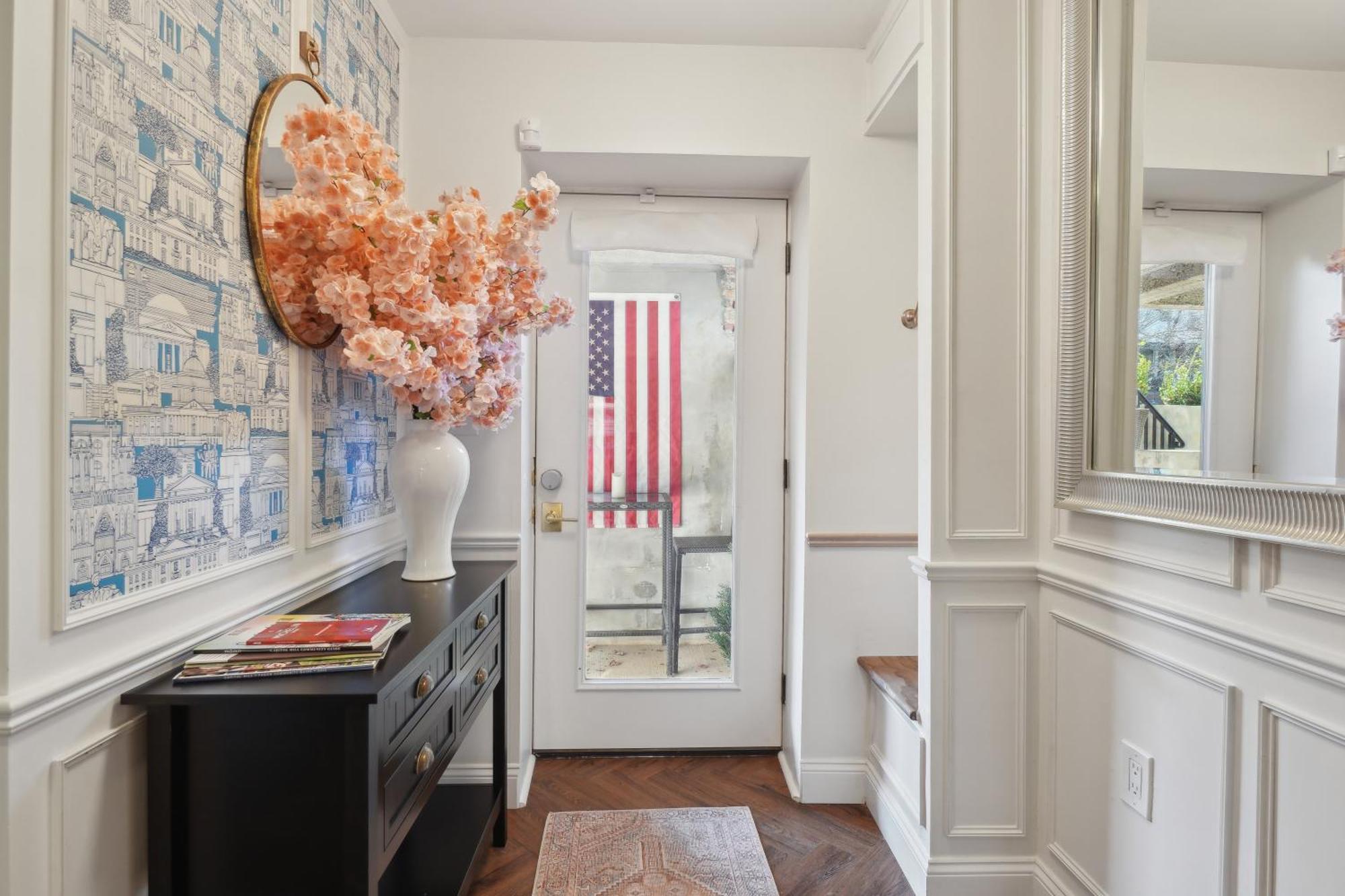Bed & Breakfast Family-friendly Capitol Hill With Free Parking & Close Metro Access *