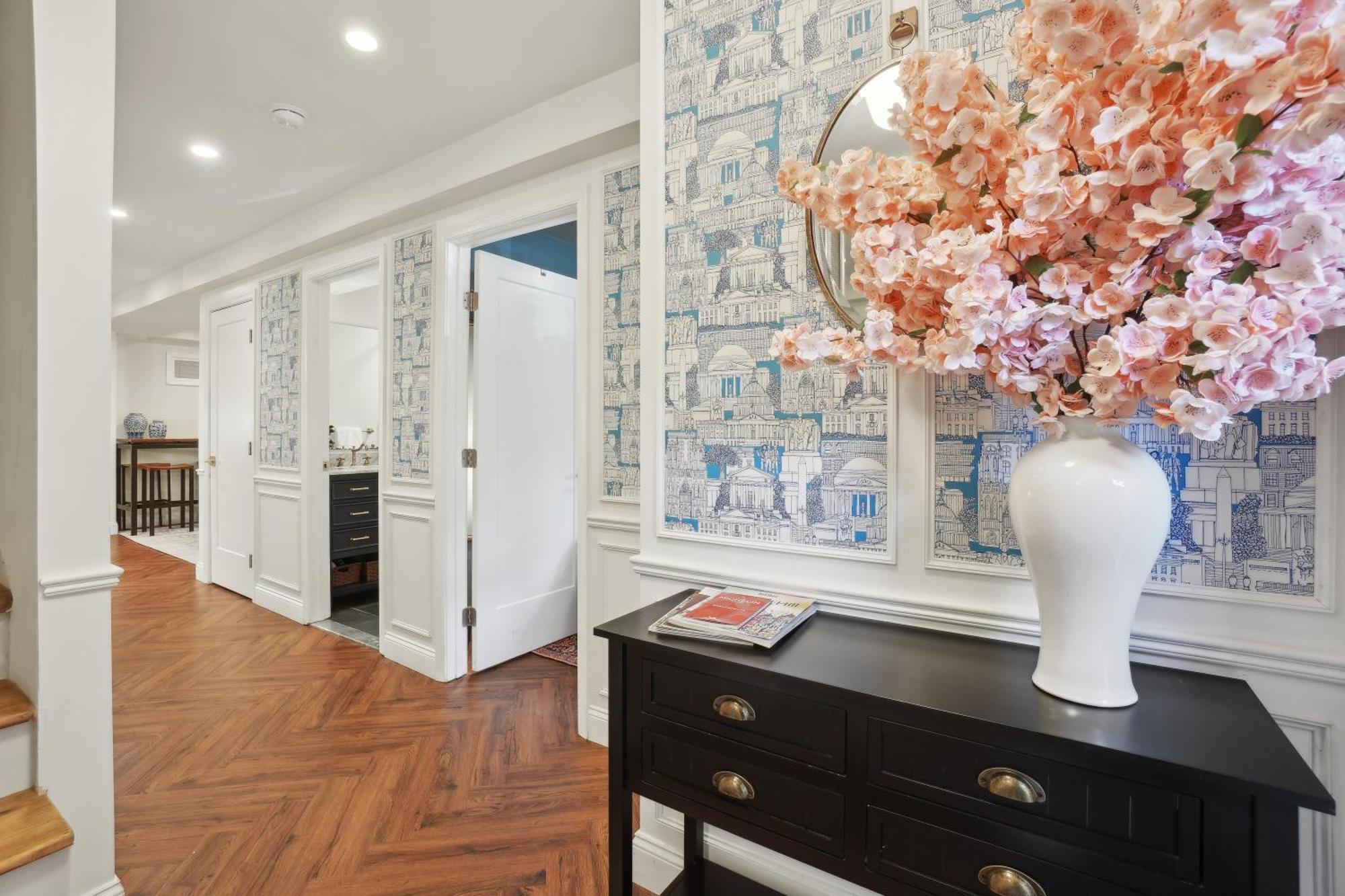 Family-friendly Capitol Hill With Free Parking & Close Metro Access Washington