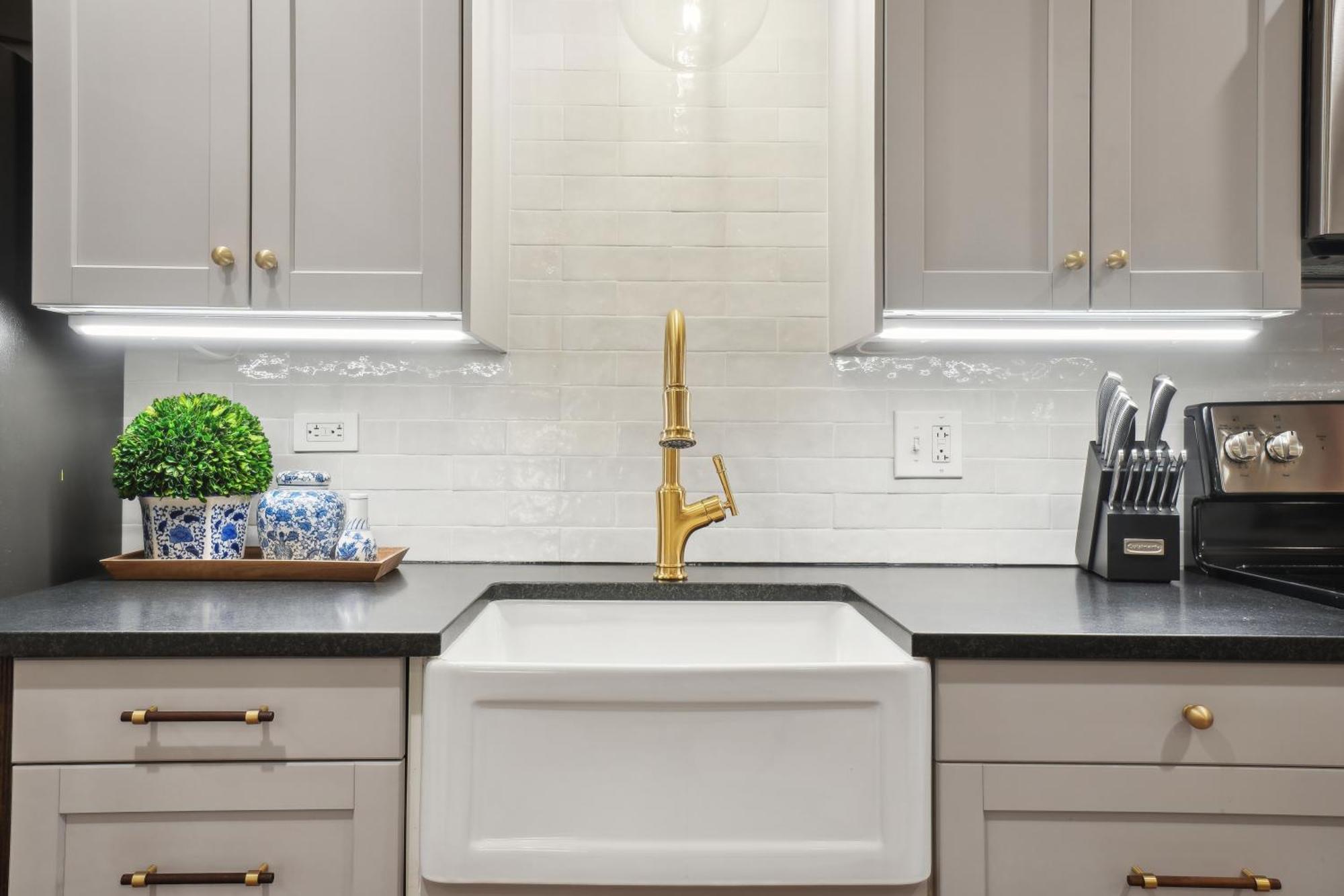 Family-friendly Capitol Hill With Free Parking & Close Metro Access Bed & Breakfast Washington