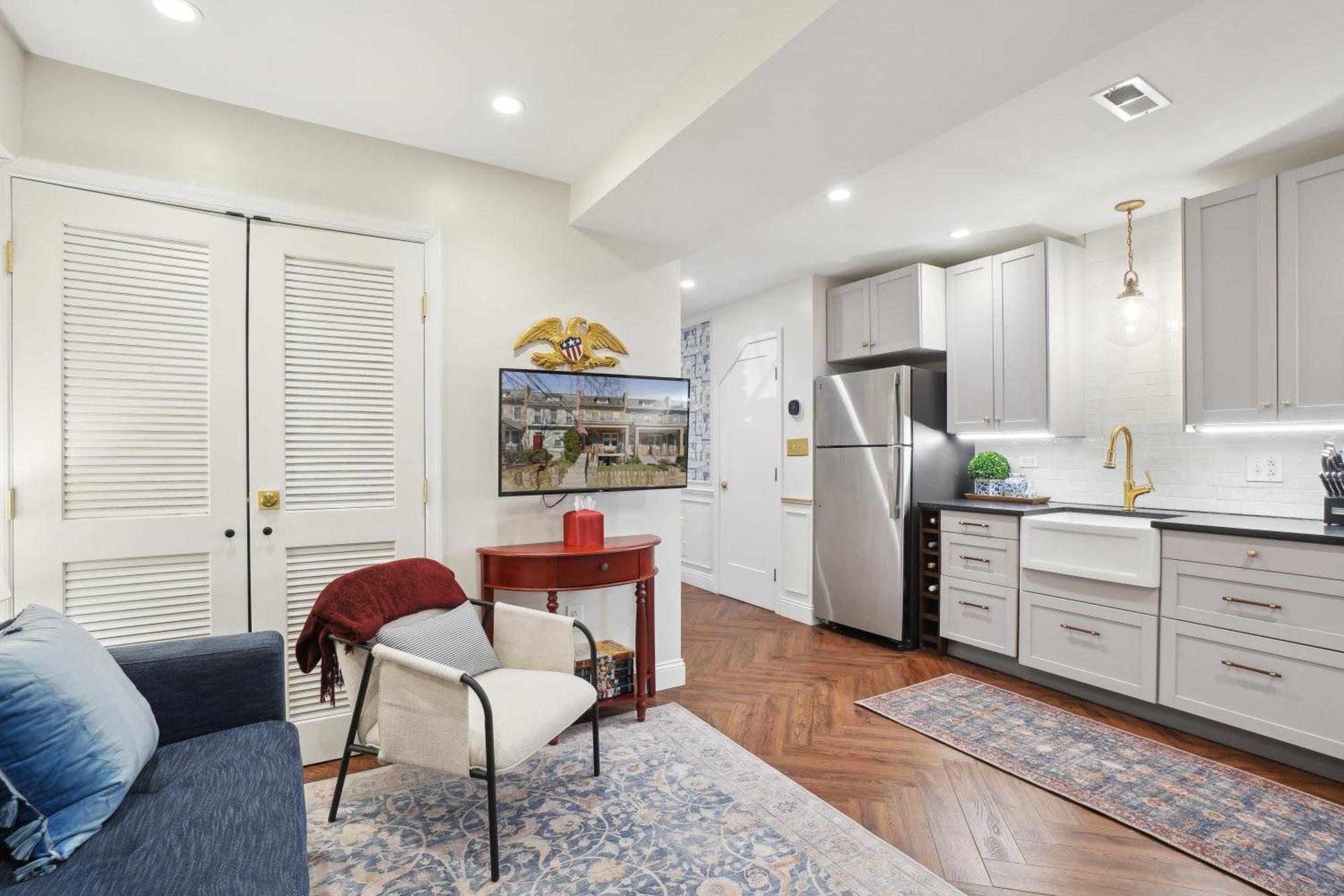 Family-friendly Capitol Hill With Free Parking & Close Metro Access Bed & Breakfast *
