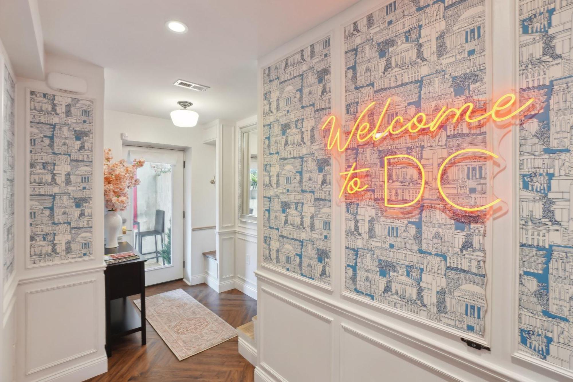 Family-friendly Capitol Hill With Free Parking & Close Metro Access Bed & Breakfast