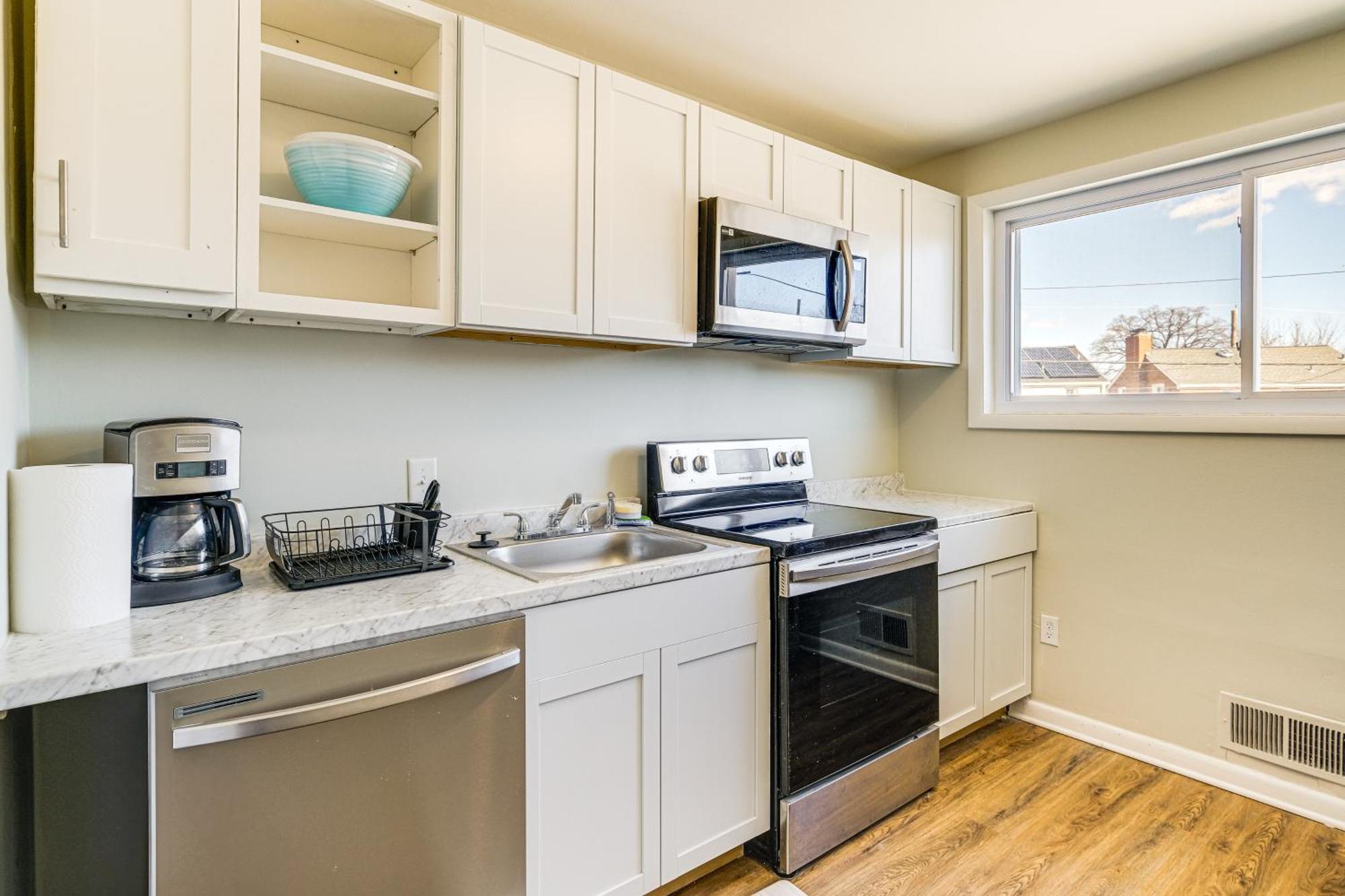 5 Mi To Smithsonian Museum Pet-friendly In Dc Apartment