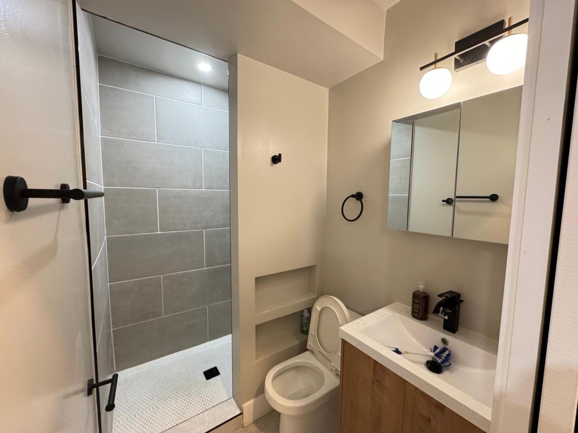 Apartment Updated 2br In Dc