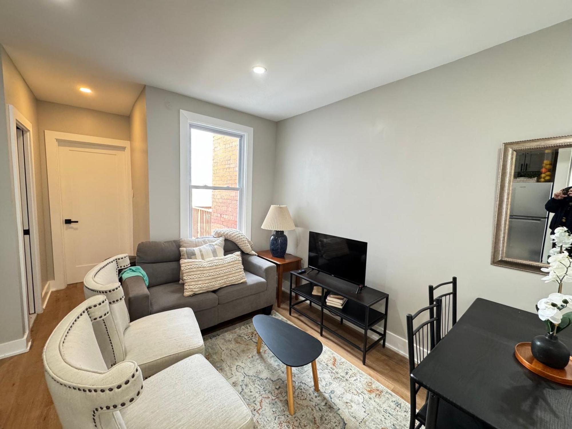 Updated 2br In Dc Washington