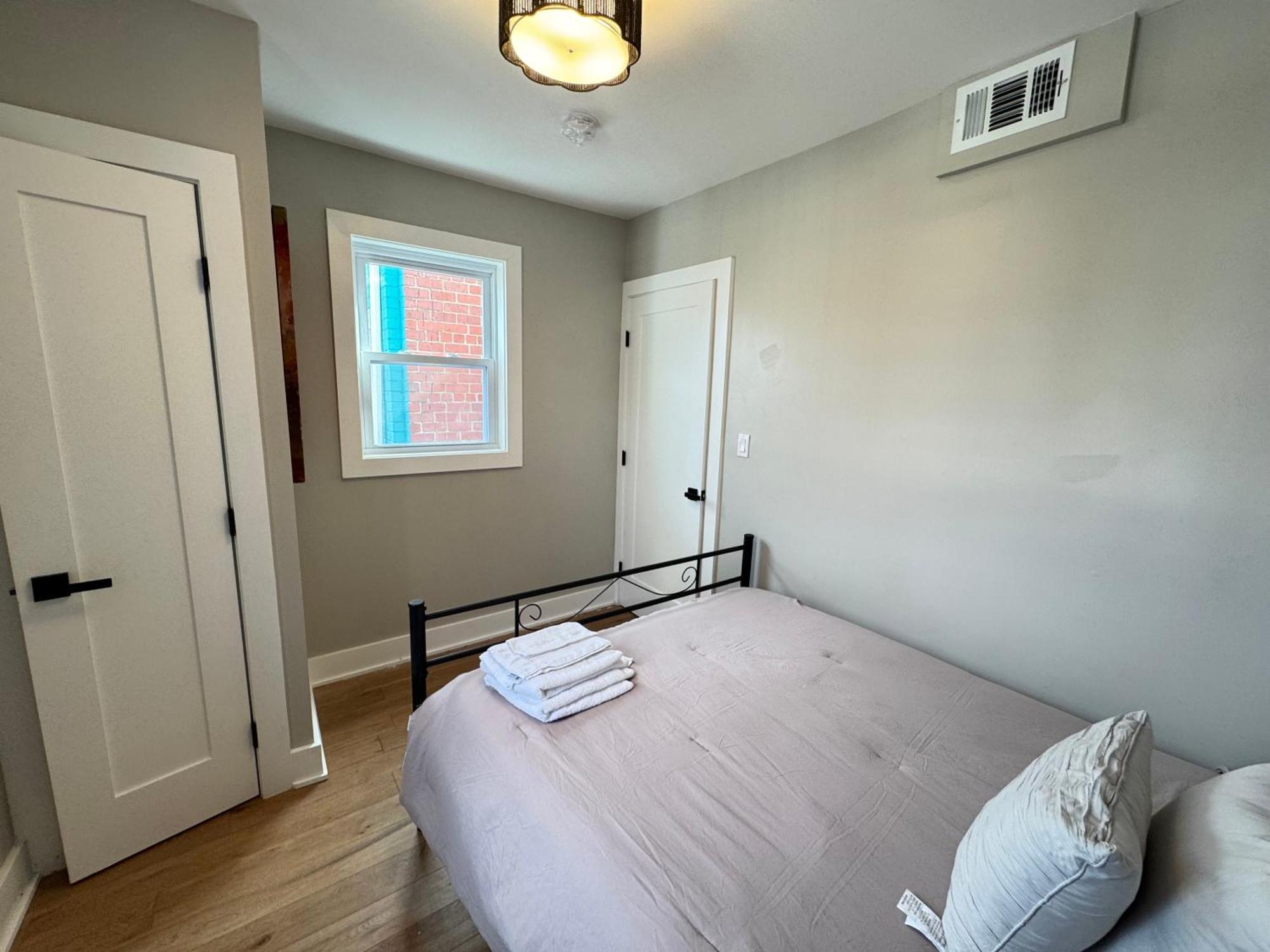 Updated 2br In Dc Apartment Washington