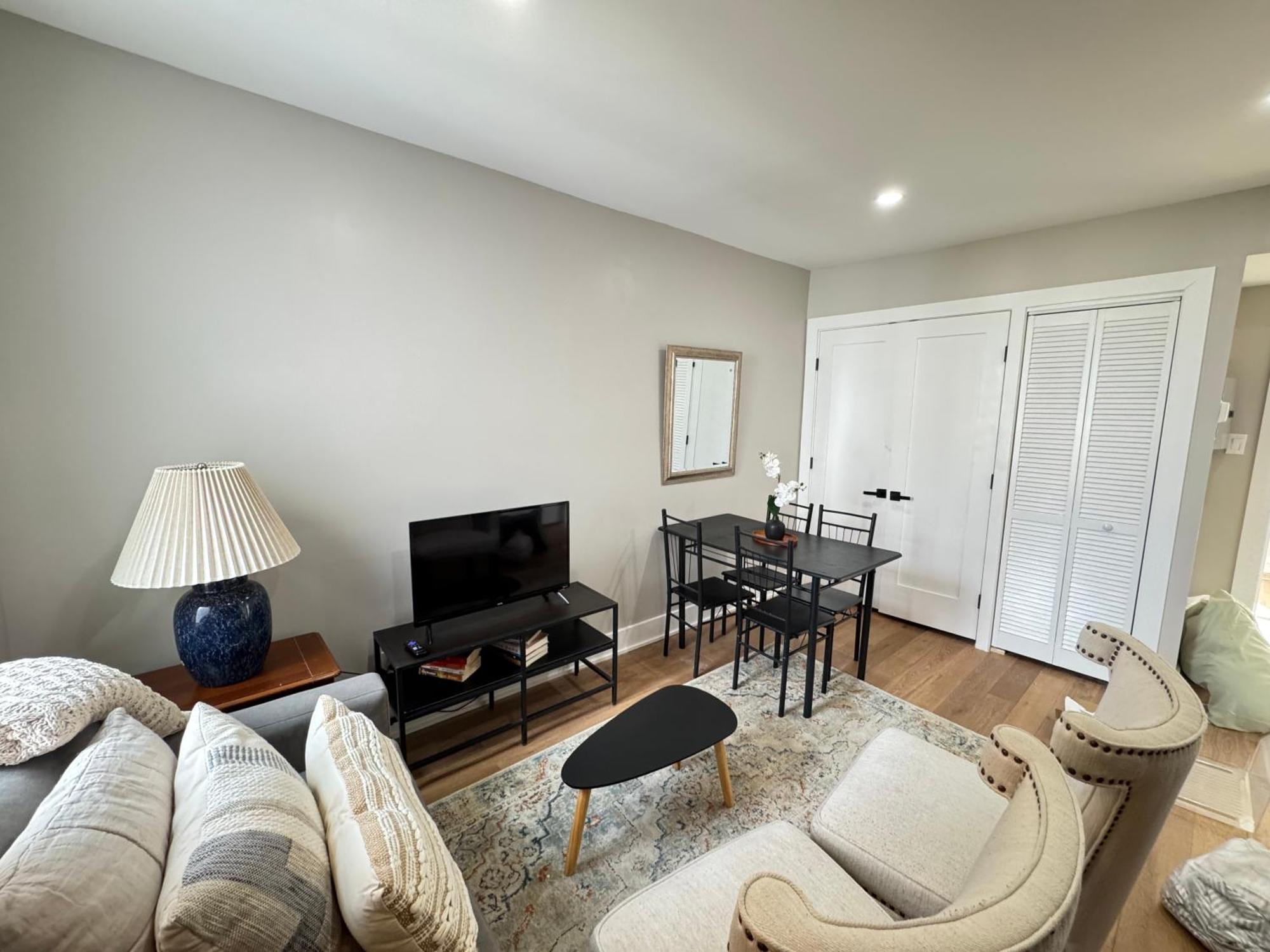 Updated 2br In Dc Apartment