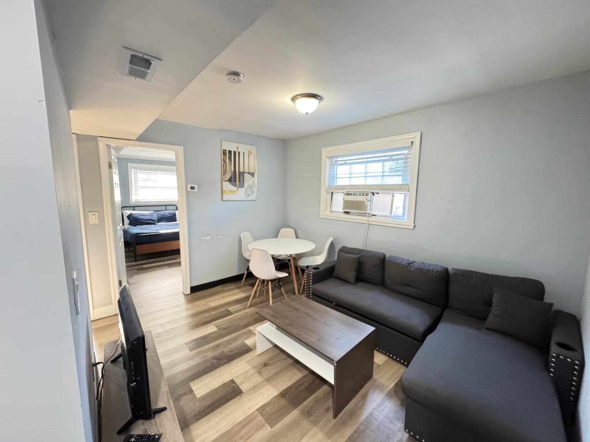 Apartment 2-bedroom In Dc Washington