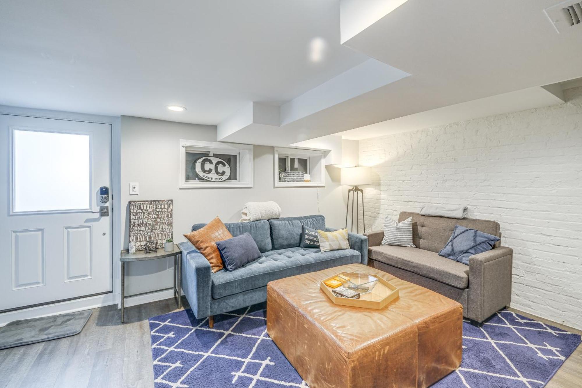 Walkable Location Modern Dc With Yard Access! Apartment *