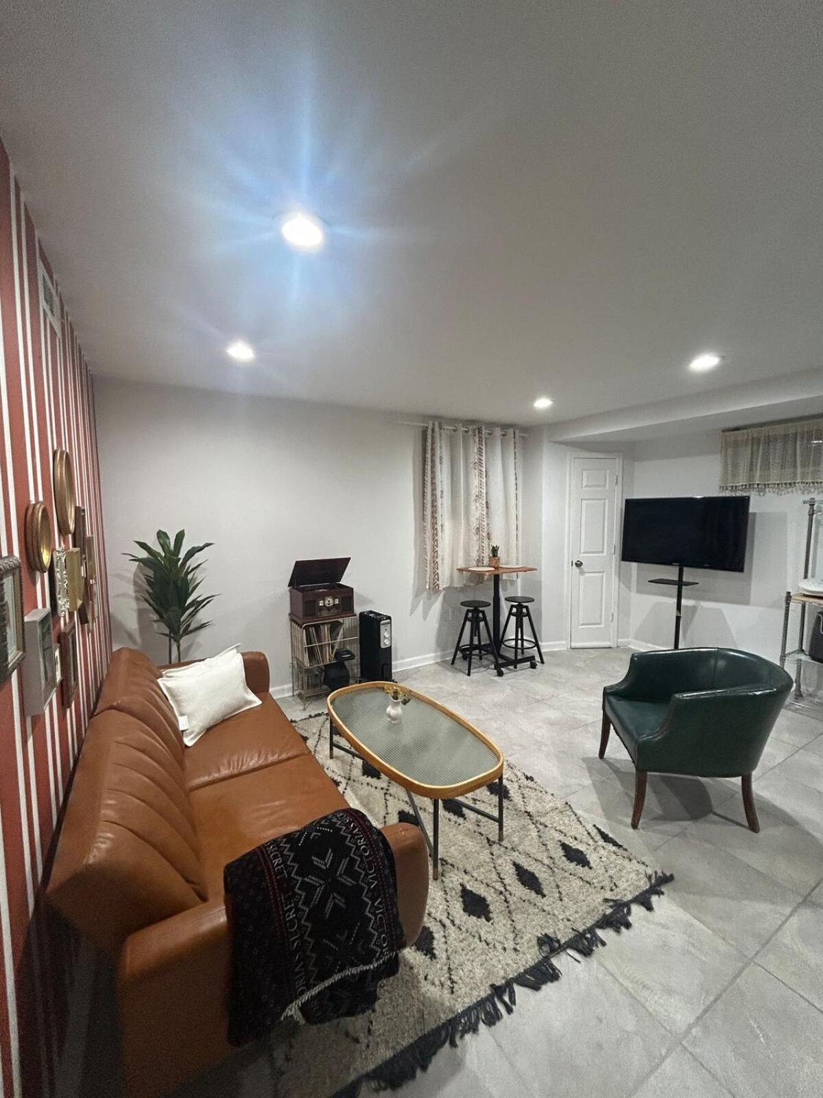 Charming One Bedroom Near Jbab Apartment *