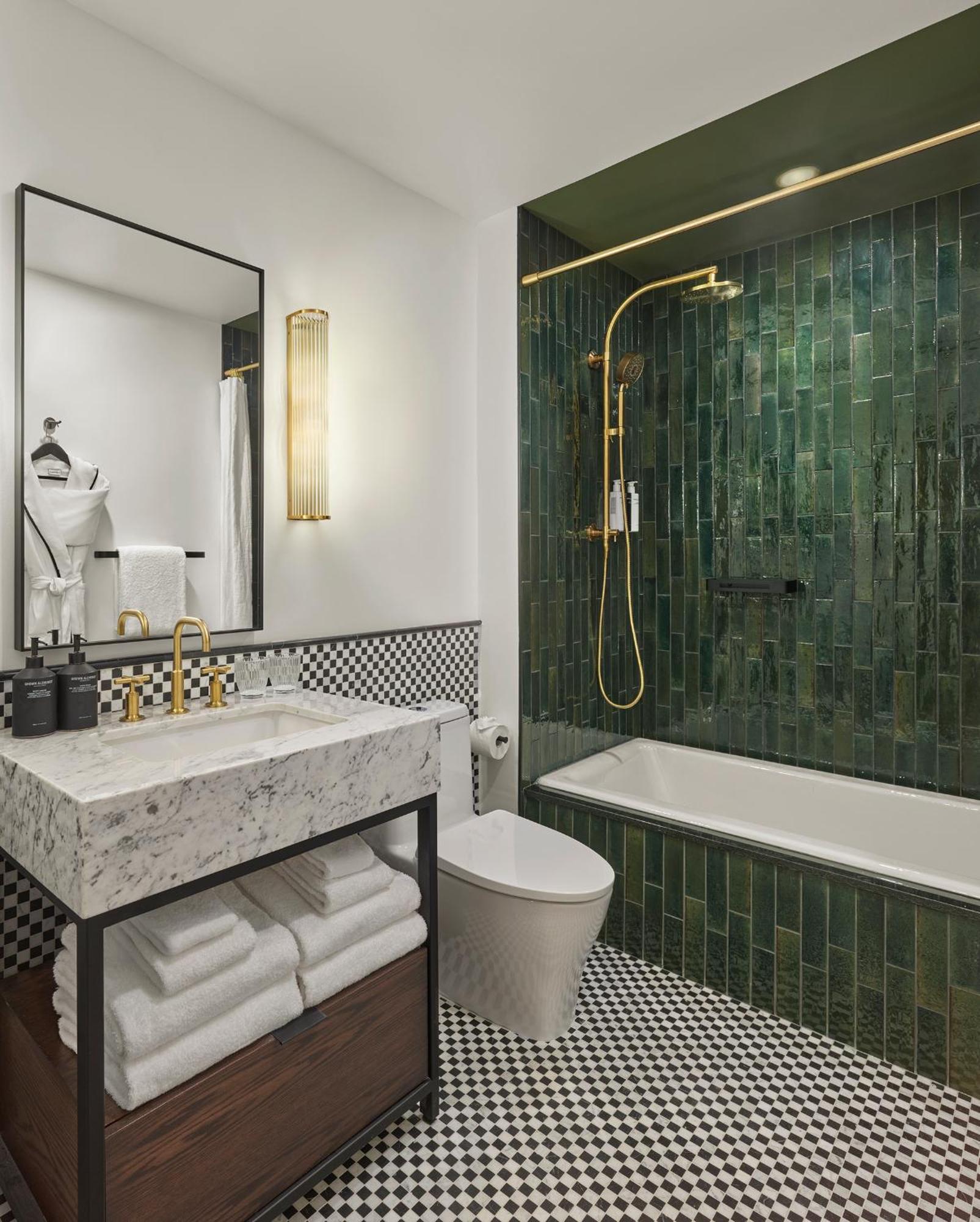 Sixty Dc Hotel 4*
