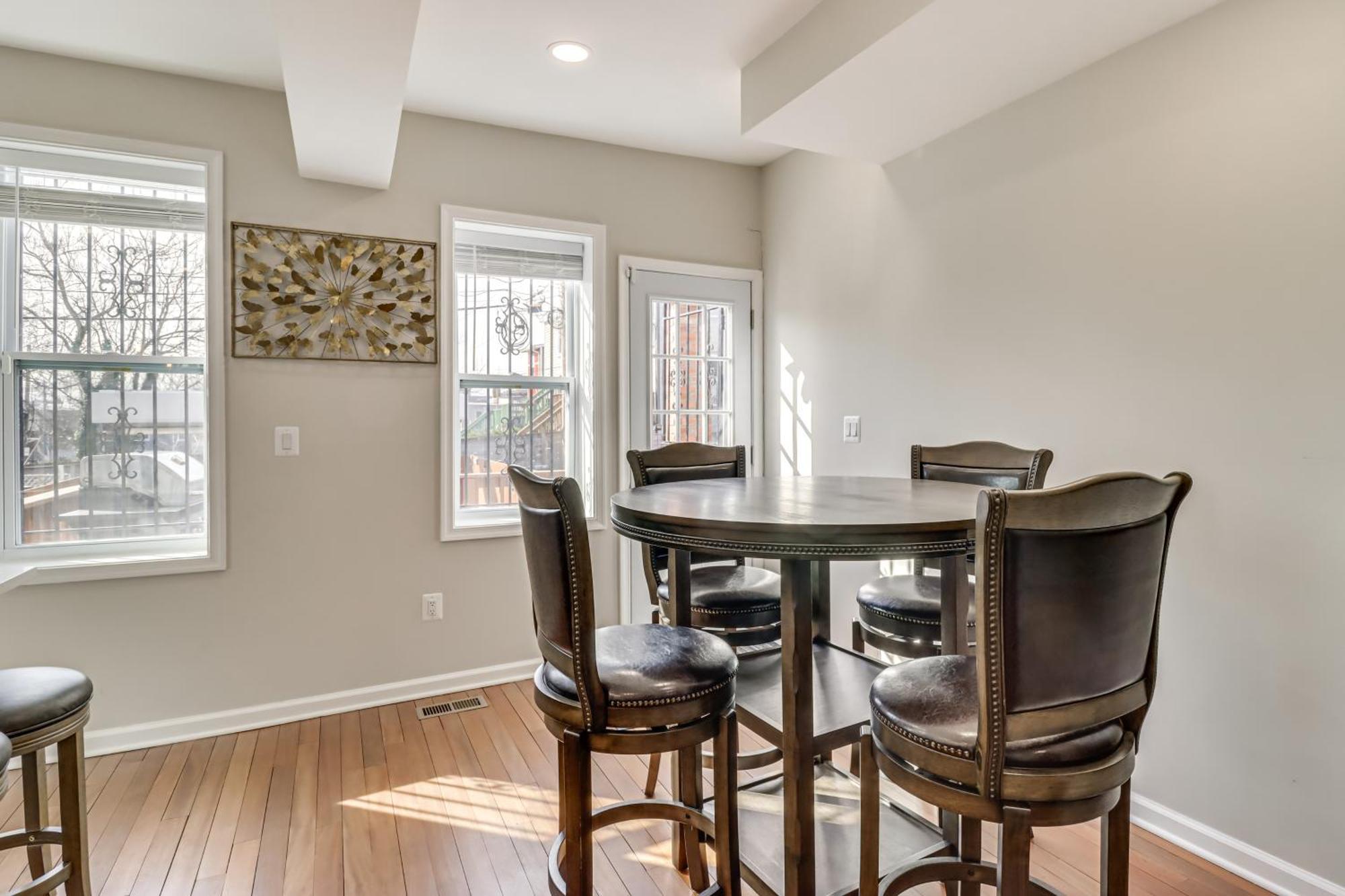 Less Than 1 Mi To Howard Townhome With Deck * Washington