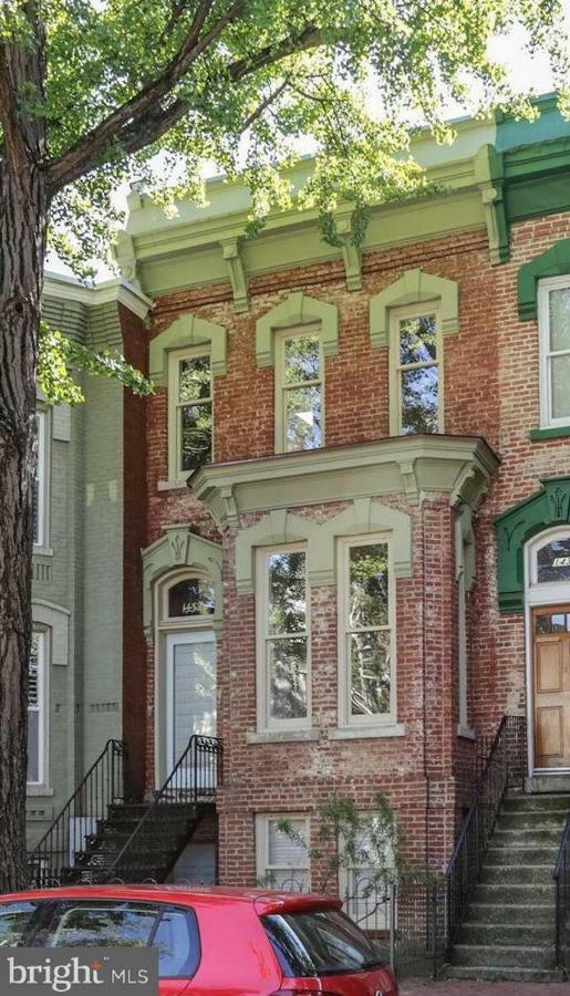 Big Bright 1 Bedroom At U/shaw + 14th On Quaint Swann