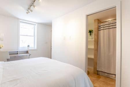 Apartment Big Bright 1 Bedroom At U/shaw + 14th On Quaint Swann *