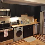 Dupont Circle/Logan Circle 1 Bdrm + Den Sleeps 4