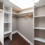 Three Br 2.5 Bath W/ Parking Spot & Deck Near Metr