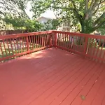 Three Br 2.5 Bath W/ Parking Spot & Deck Near Metr