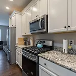 Modern Lux 4 Bedroom Garage Parking