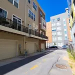 Modern Lux 4 Bedroom Garage Parking