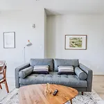 H Street 2Br W Wd Nr Restaurants Wdc-760