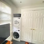 Gorgeous Refurbished 1Bdrm And 1Den Home