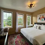 Capitol Hill Carriage House