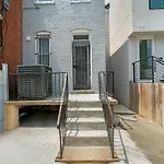 Charming 4-Bedroom Townhome In Fabulous Washington With Ac, Wifi