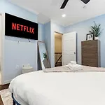 Exceptional 4-Br Homestay Near Rock Creek Park