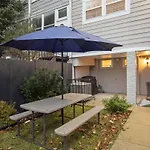 Exceptional 4-Br Homestay Near Rock Creek Park