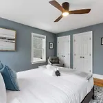 Historic & Modern Capitol Hill 2-Br Row Home