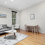 Logan Circle Carriage House 1B-1B Central & Bright