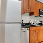Logan Circle Carriage House 1B-1B Central & Bright