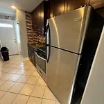 Modern Apartment In Dc 2-Bedroom