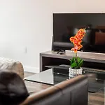 Poplar House Apartments By Barsala
