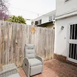 Sojourn Only 8 Blocks To Capitol And Private Patios